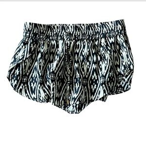 NWT Caffe Women’s Swim Shorts Coverup Black Cream Size Small